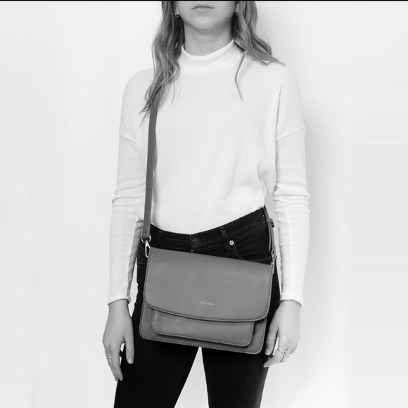 Pixie Mood Vegan Zoe Crossbody in Sage - Picture 5 of 6